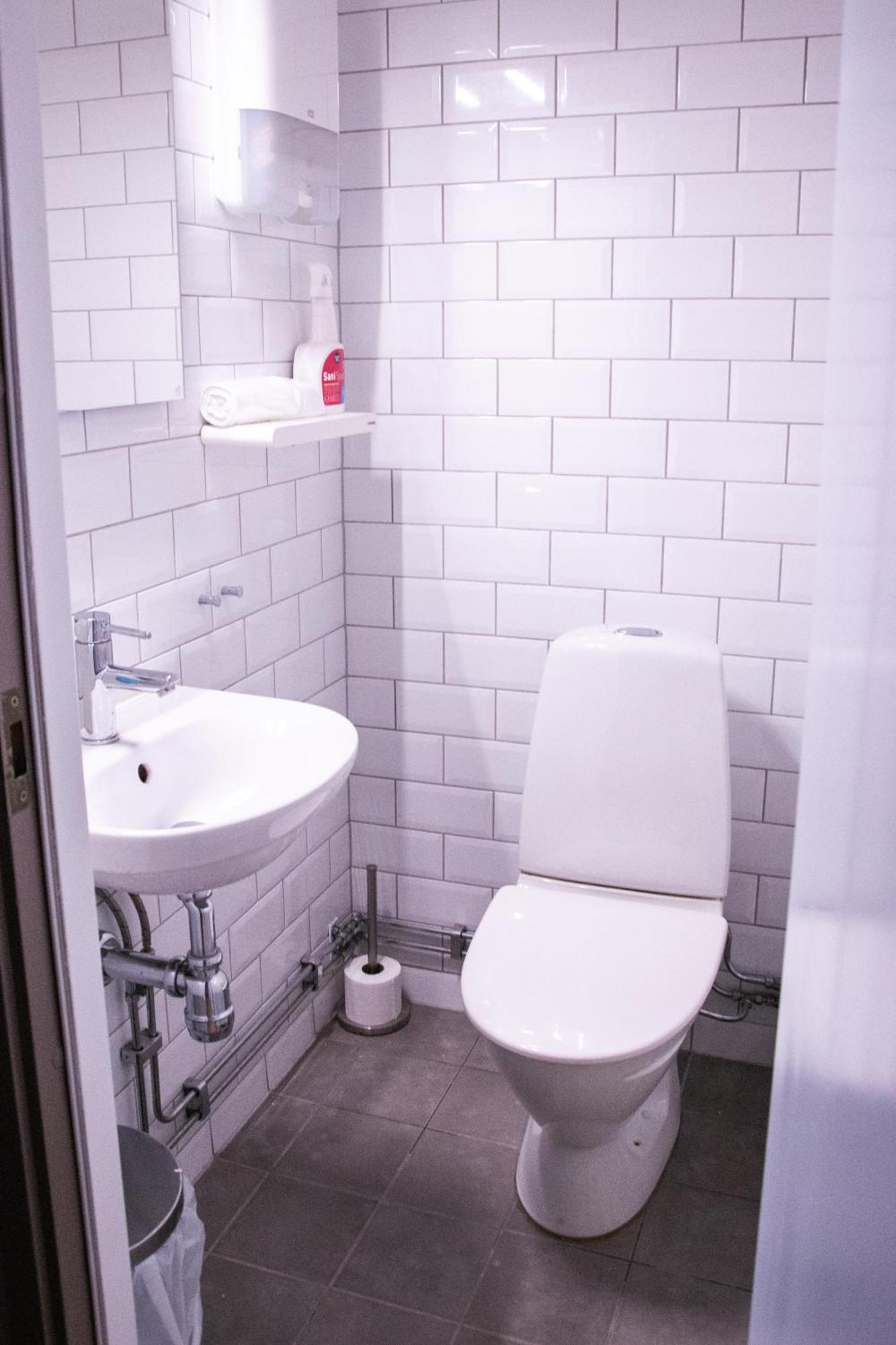 Adelsgatan Bed & Breakfast Висбю Экстерьер фото